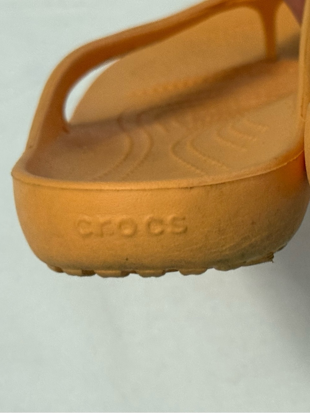Crocs Iconic Comfort Orange Flip Flops Women’s Size 9 Lightweight Sandals - Picture 5 of 5